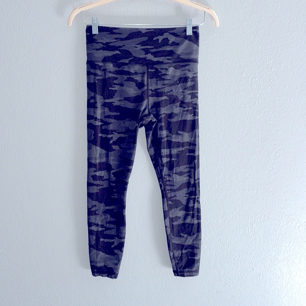 Athleta Elation Camo 7/8 Tight - Size M